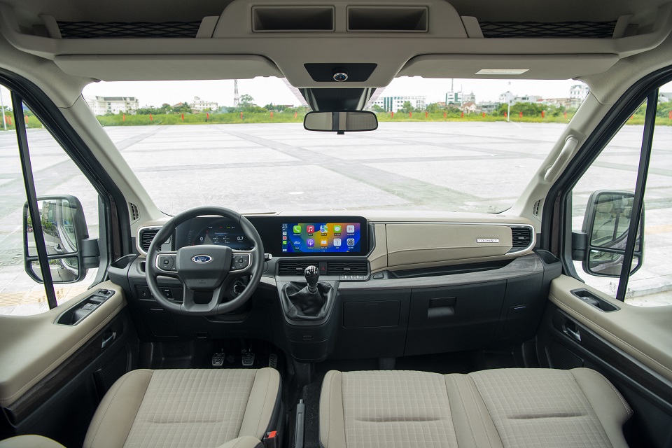 FORD TRANSIT 2024 MỚI