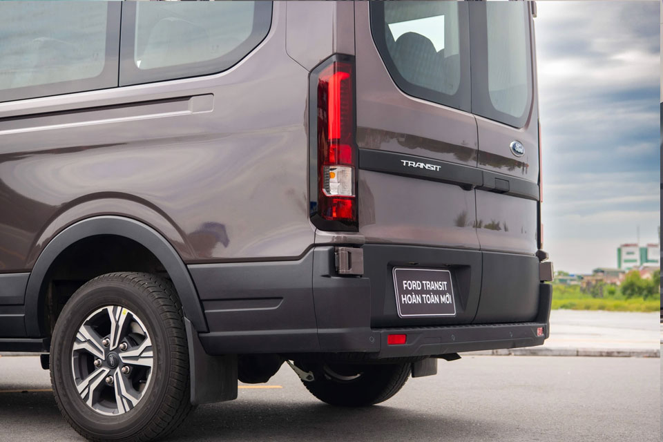 FORD TRANSIT 2024 MỚI