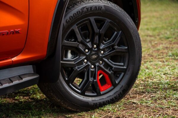 Ranger Stormtrak cao cấp hơn Ranger Wilktrak