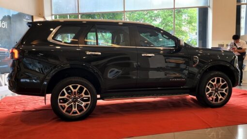 Ford Everest Titanium 4×4 AT