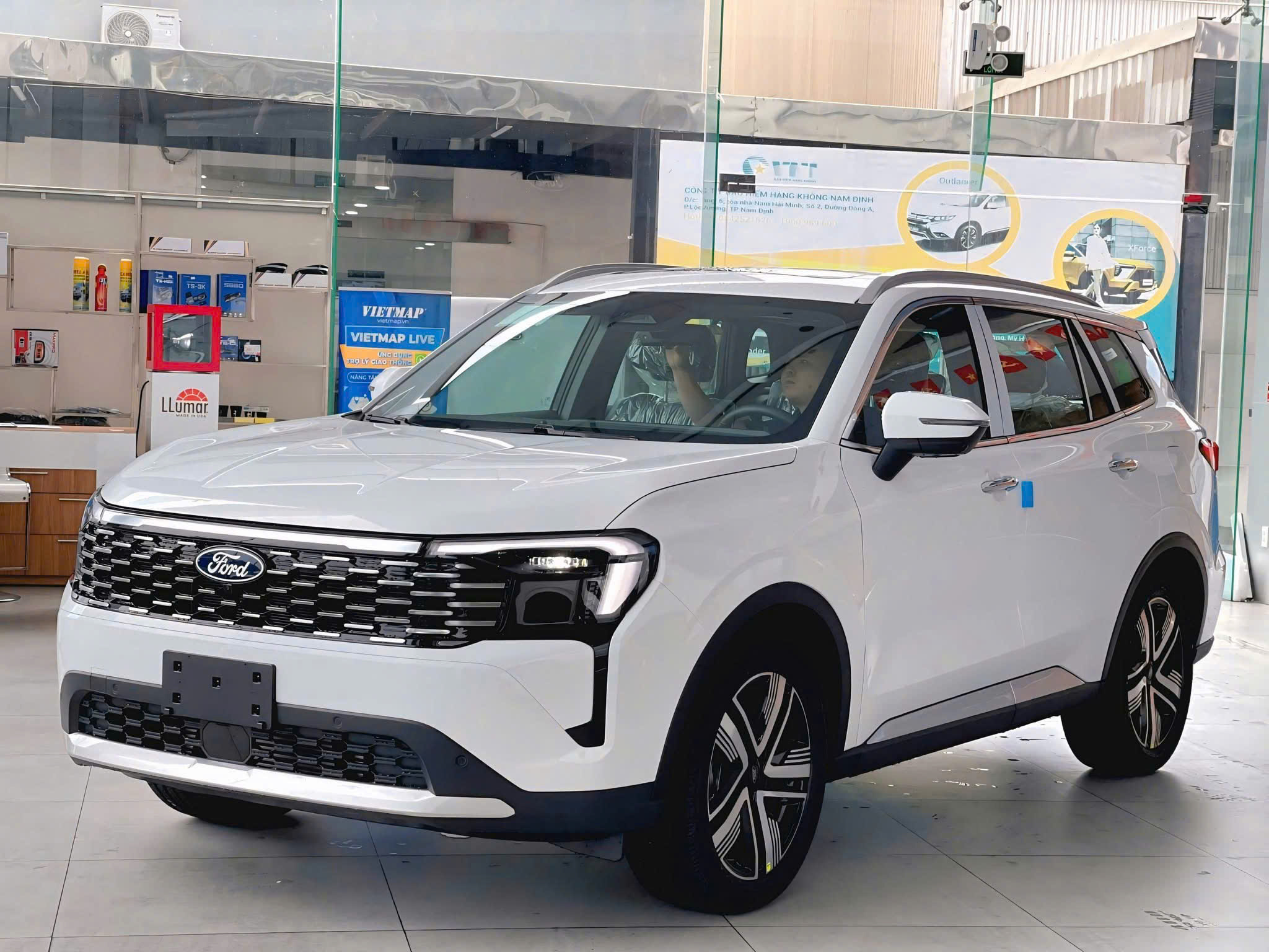 z6974829467316_965fadbd7f9351b120e5d02bc2008a90 TERRITORY Trend