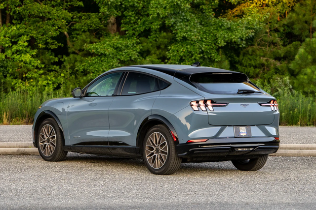 FORD MUSTANG MATCH E